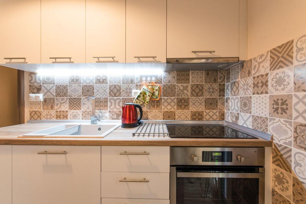 Apricot By Halu! Cozy Apt Next To Agia Sophia Metro Station 테살로니키 외부 사진