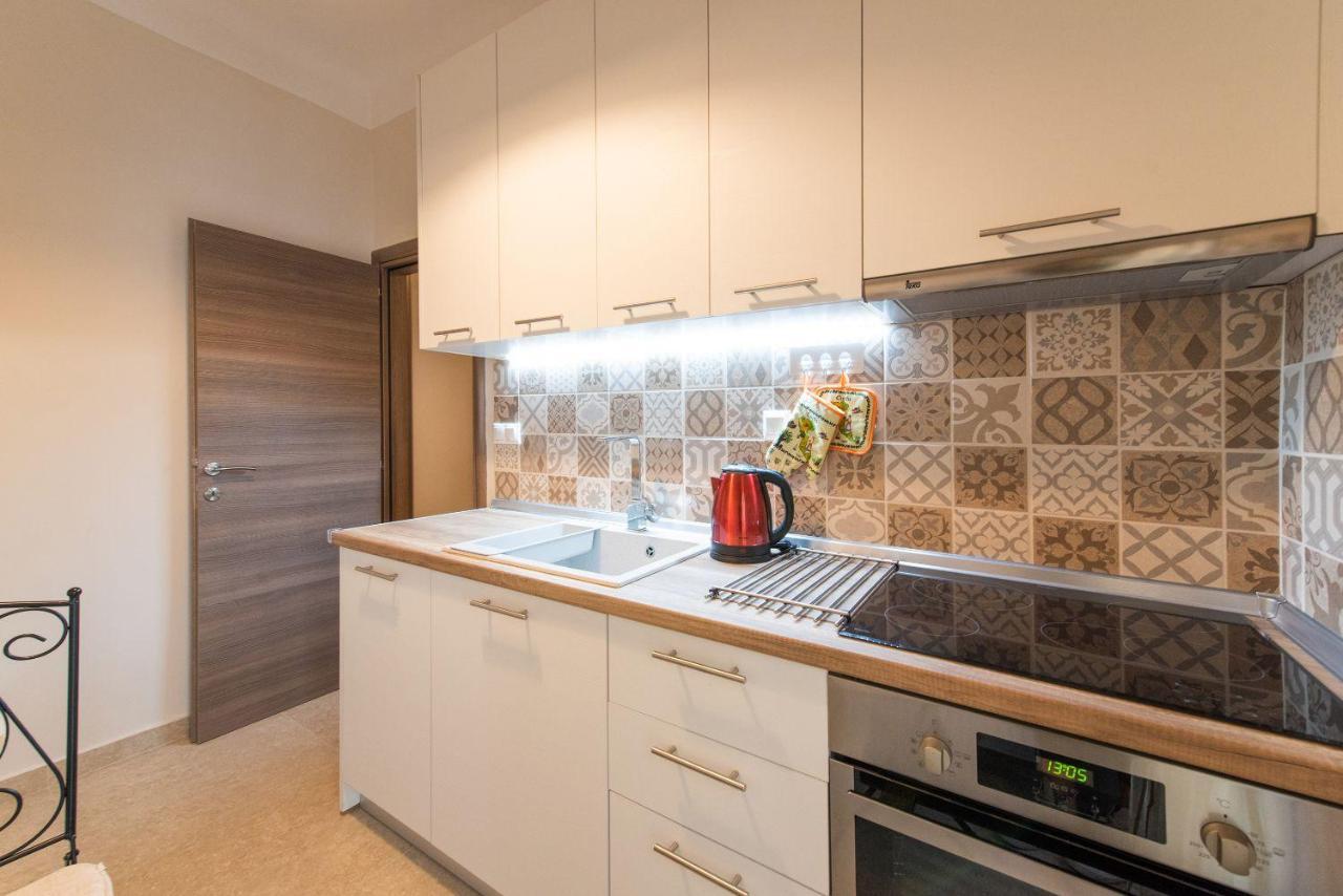 Apricot By Halu! Cozy Apt Next To Agia Sophia Metro Station 테살로니키 외부 사진